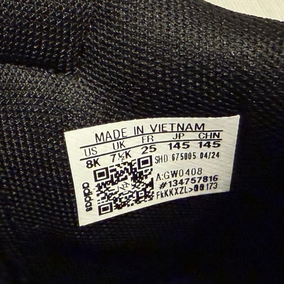 NEW Adidas Kids Black and White Sneakers
Toddler Little Boys 8 - Picture 4 of 5